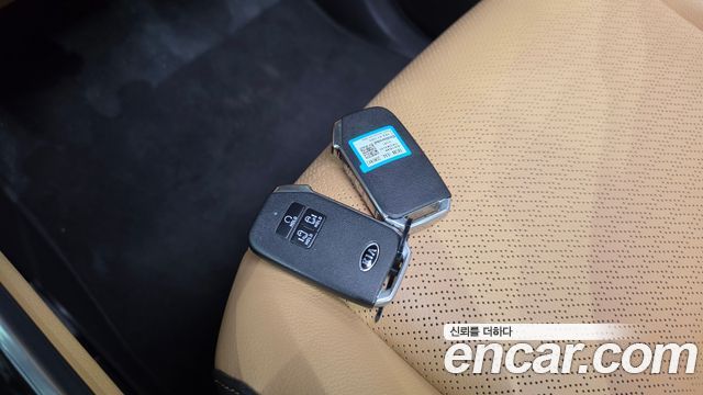 Kia Canival 2021 — photo 21