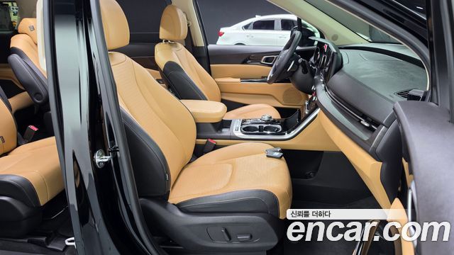 Kia Canival 2021 — photo 16