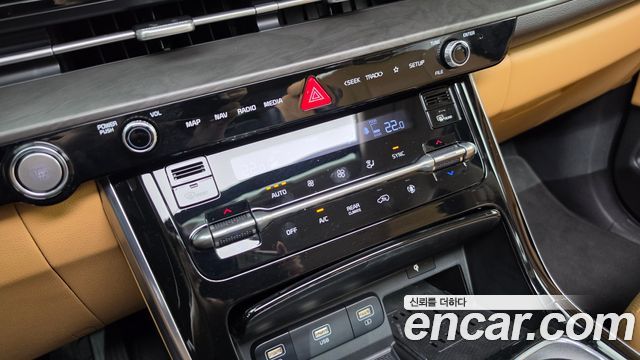Kia Canival 2021 — photo 31