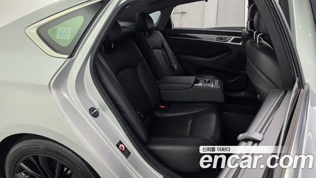 Hyundai Genesis 2015 — photo 17