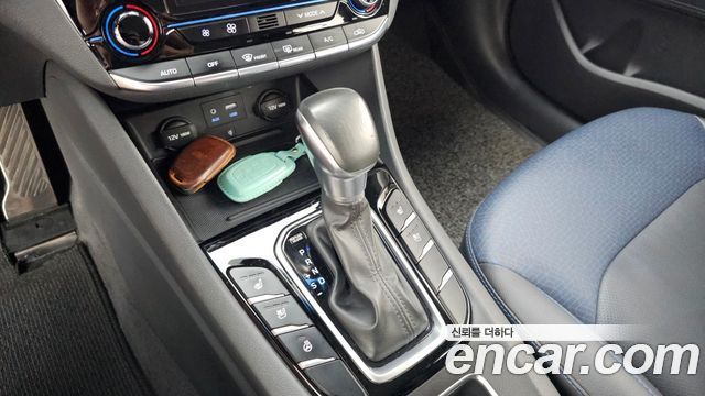 Hyundai Ioniq 2016 — photo 9
