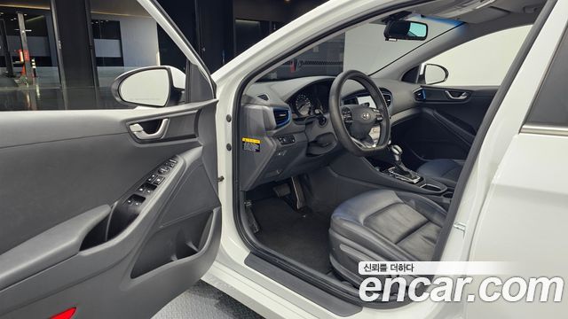 Hyundai Ioniq 2016 — photo 10