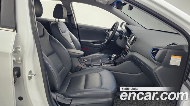 Hyundai Ioniq 2016 — photo 11