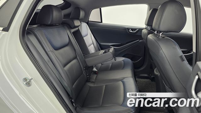 Hyundai Ioniq 2016 — photo 12