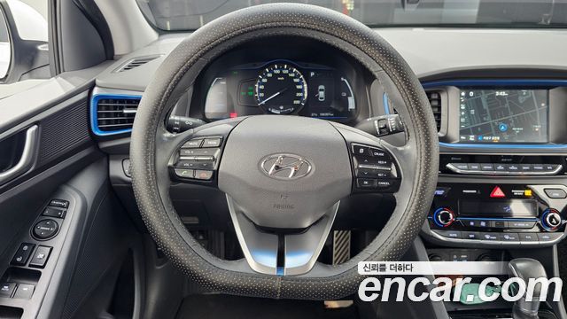 Hyundai Ioniq 2016 — photo 13
