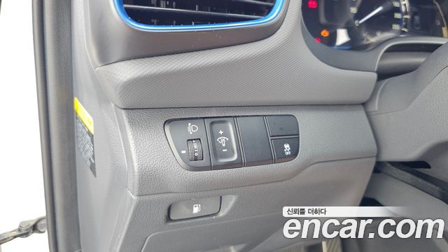 Hyundai Ioniq 2016 — photo 16