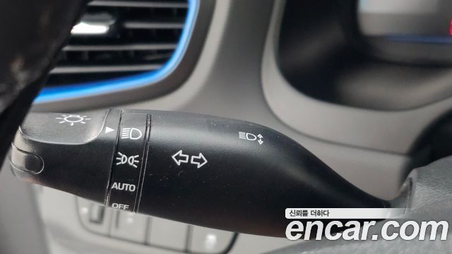Hyundai Ioniq 2016 — photo 17