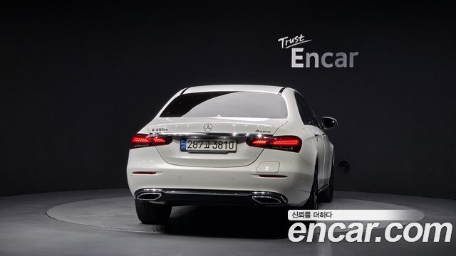 Mercedes-Benz E-Class 2021 — photo 4
