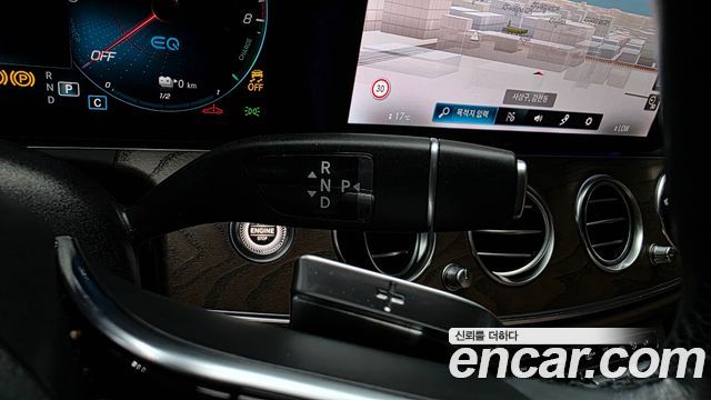 Mercedes-Benz E-Class 2021 — photo 9