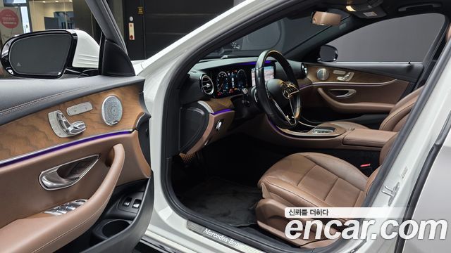 Mercedes-Benz E-Class 2021 — photo 10