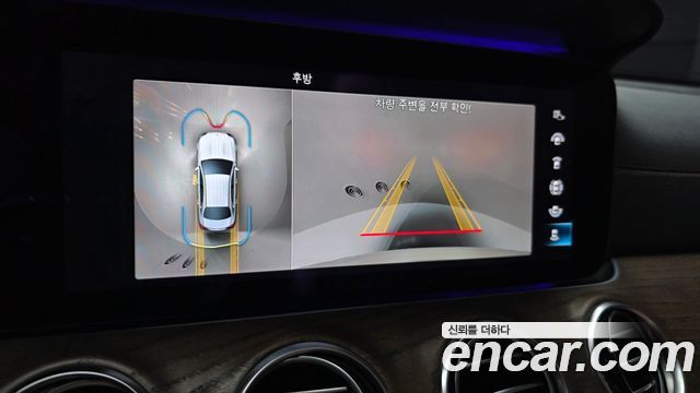Mercedes-Benz E-Class 2021 — photo 15