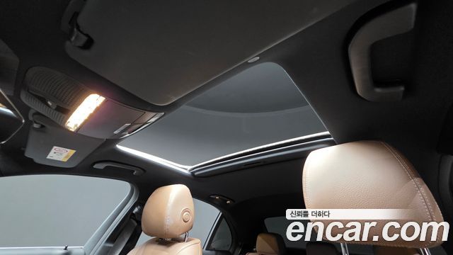 Mercedes-Benz E-Class 2021 — photo 16
