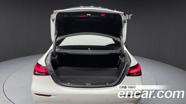 Mercedes-Benz E-Class 2021 — photo 18