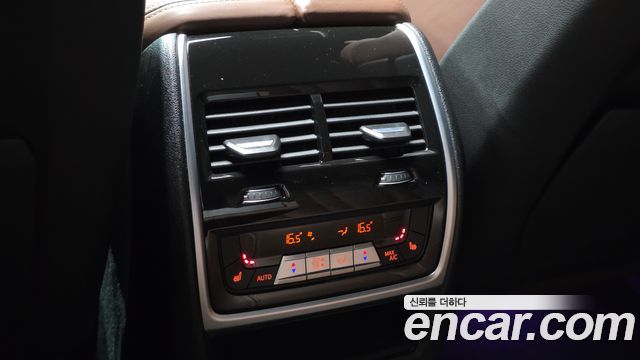 BMW X5 2022 — photo 29