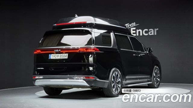 Kia Canival 2022 — photo 2