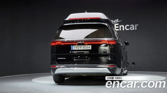 Kia Canival 2022 — photo 4