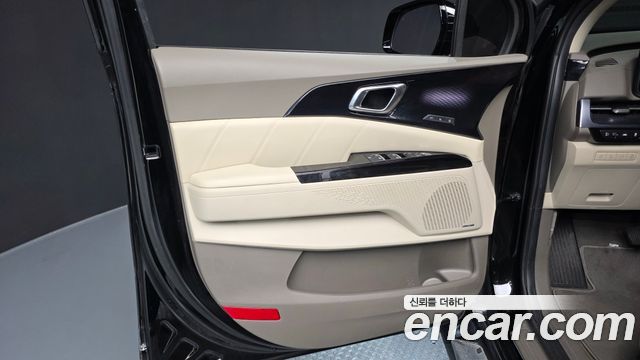 Kia Canival 2022 — photo 14