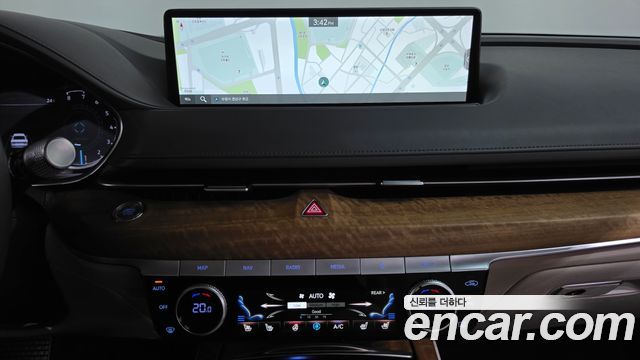 Genesis G80 2022 — photo 18