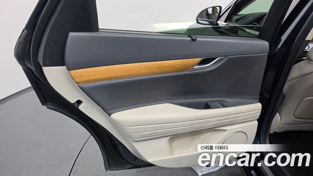 Genesis G80 2022 — photo 15