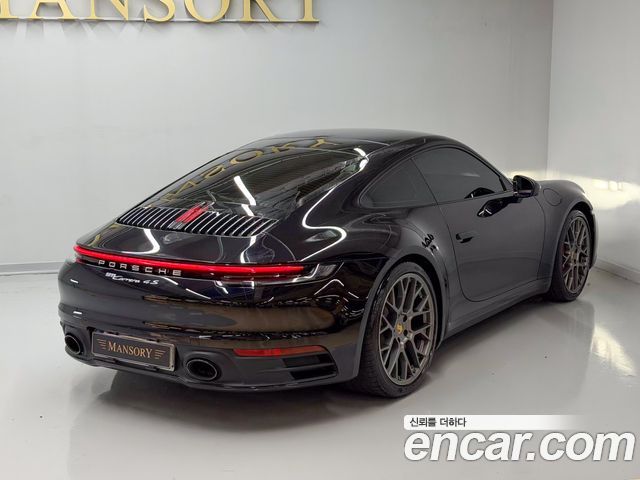 Porsche 911 2020 — photo 2