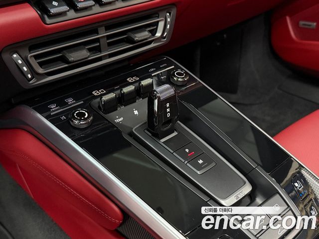 Porsche 911 2020 — photo 9