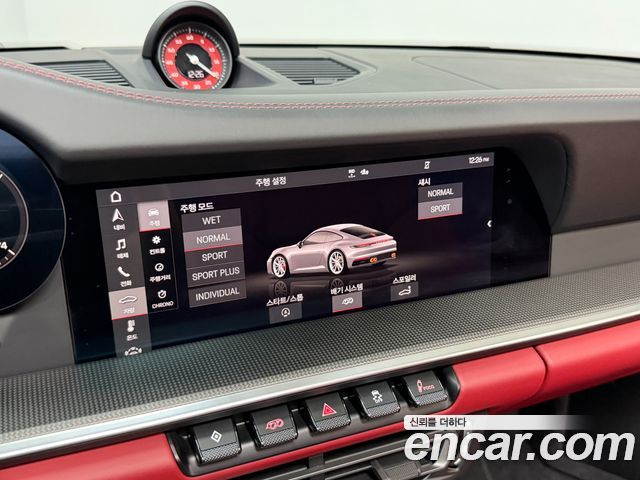 Porsche 911 2020 — photo 12