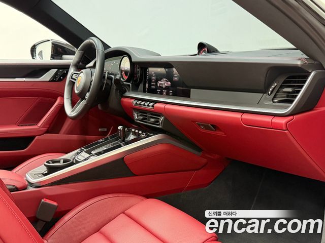 Porsche 911 2020 — photo 16