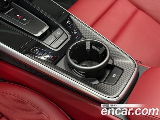 Porsche 911 2020 — photo 17