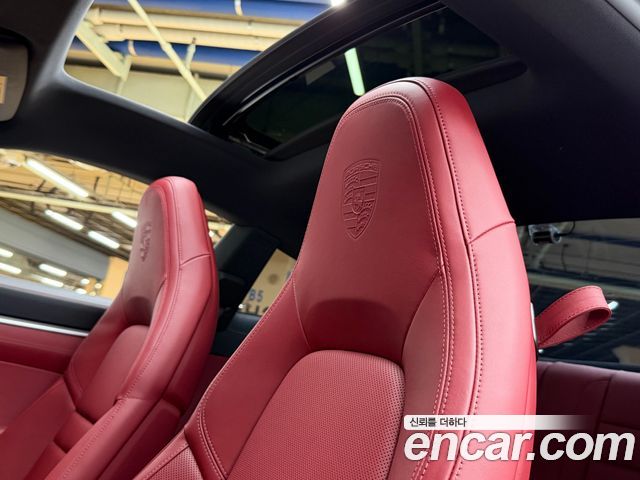 Porsche 911 2020 — photo 18