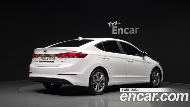 Hyundai AVANTE 2018 — photo 2