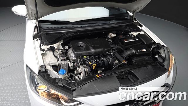 Hyundai AVANTE 2018 — photo 6
