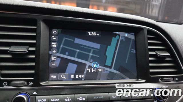 Hyundai AVANTE 2018 — photo 20