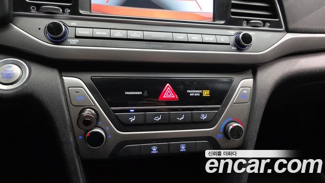 Hyundai AVANTE 2018 — photo 22