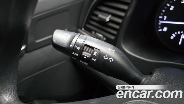 Hyundai AVANTE 2018 — photo 25