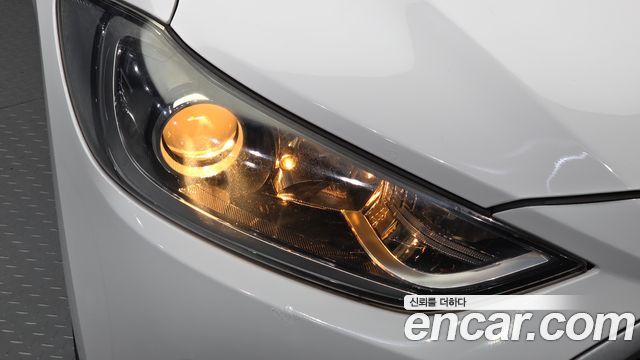 Hyundai AVANTE 2018 — photo 8
