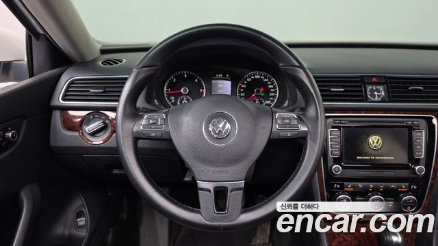 Volkswagen Passat 2013 — photo 13