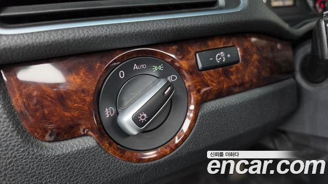 Volkswagen Passat 2013 — photo 16