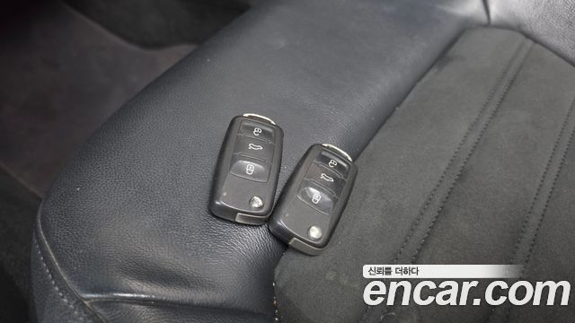 Volkswagen Passat 2013 — photo 17