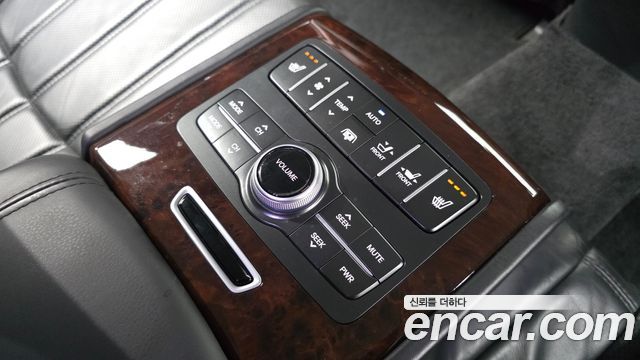 Hyundai Equus 2012 — photo 25