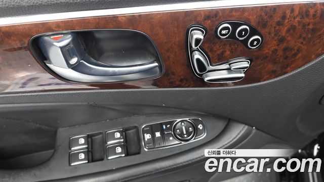 Hyundai Equus 2012 — photo 30