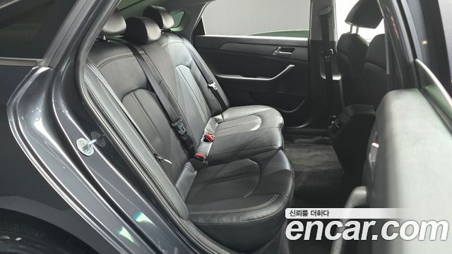 Hyundai Sonata 2019 — photo 17