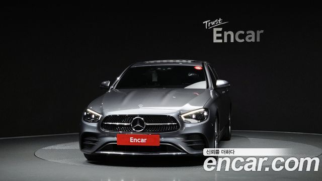 Mercedes-Benz E-Class 2023 — photo 3