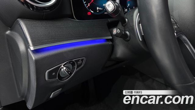 Mercedes-Benz E-Class 2023 — photo 16