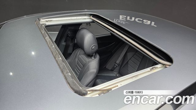 Mercedes-Benz E-Class 2023 — photo 18