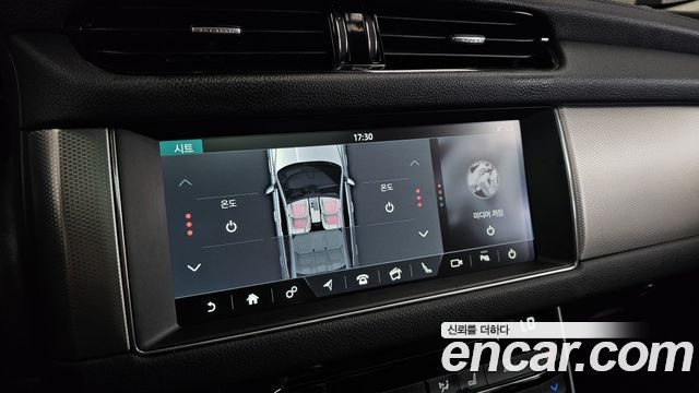 Jaguar XF 2018 — photo 20