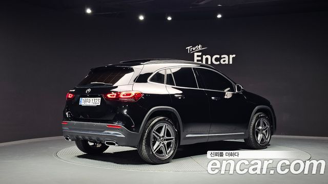 Mercedes-Benz GLA-Class 2023 — photo 2