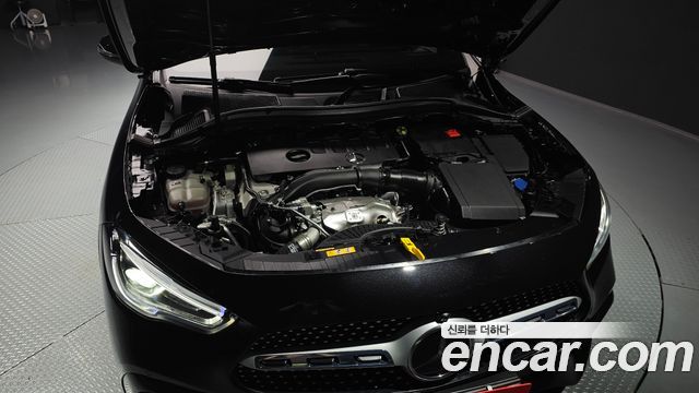 Mercedes-Benz GLA-Class 2023 — photo 6