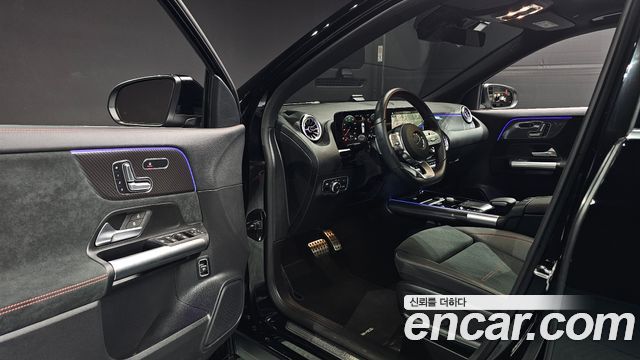 Mercedes-Benz GLA-Class 2023 — photo 13