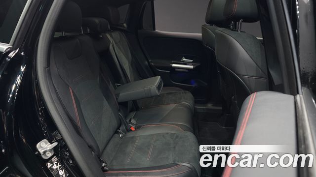 Mercedes-Benz GLA-Class 2023 — photo 17