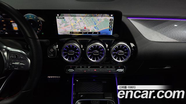 Mercedes-Benz GLA-Class 2023 — photo 20